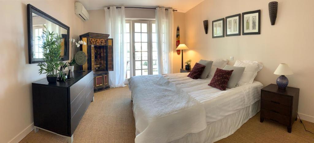 Sofana Space Serenity Sea View Swimming Pool Villa *